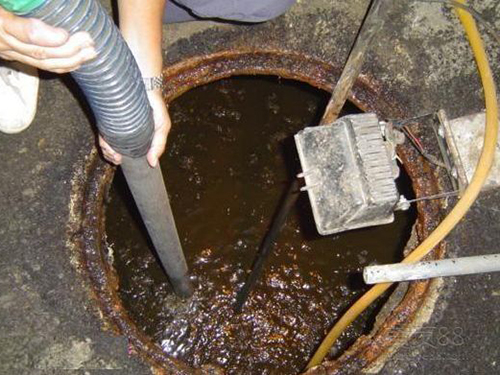 三都镇隔油池清理